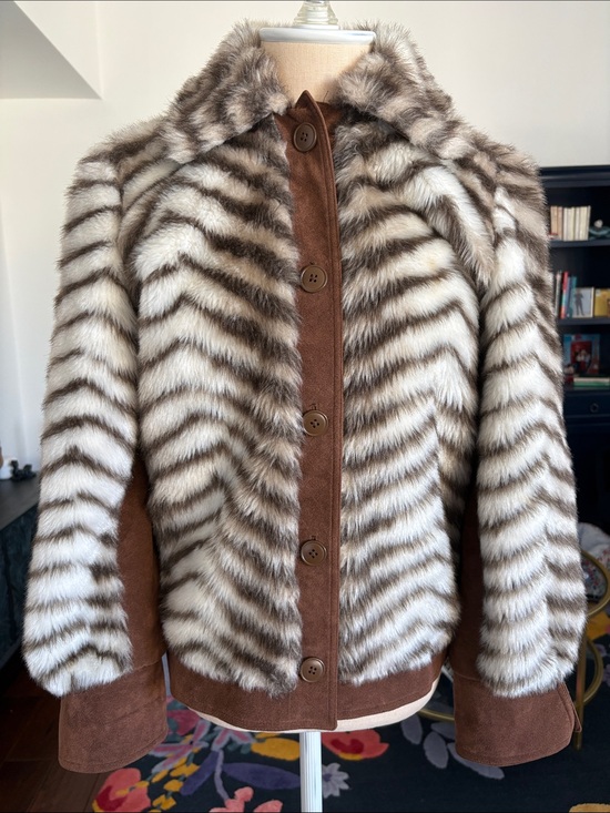 Because! It’s By Gina Rossi Jackets & Blazers - 1980’s Because! By Gina Rossi Brown & Cream Zebra Print w/brown Suede trim coat